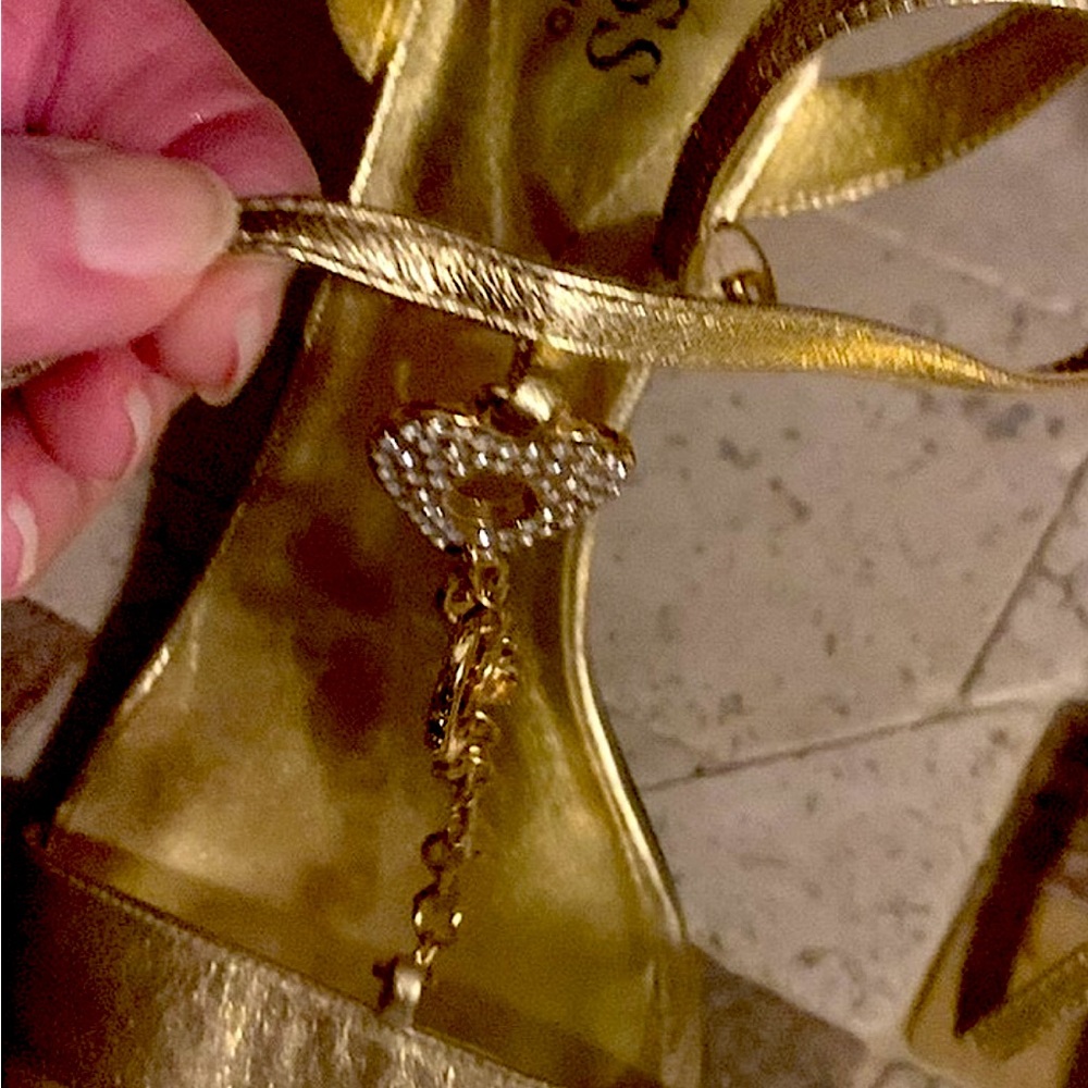 Guess size 8 medium